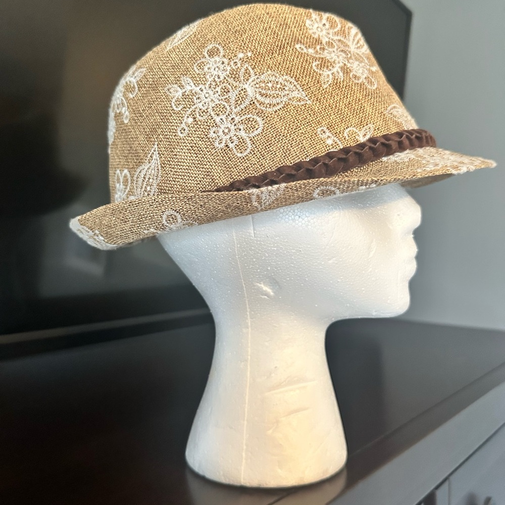 Icing Black Bucket Hat